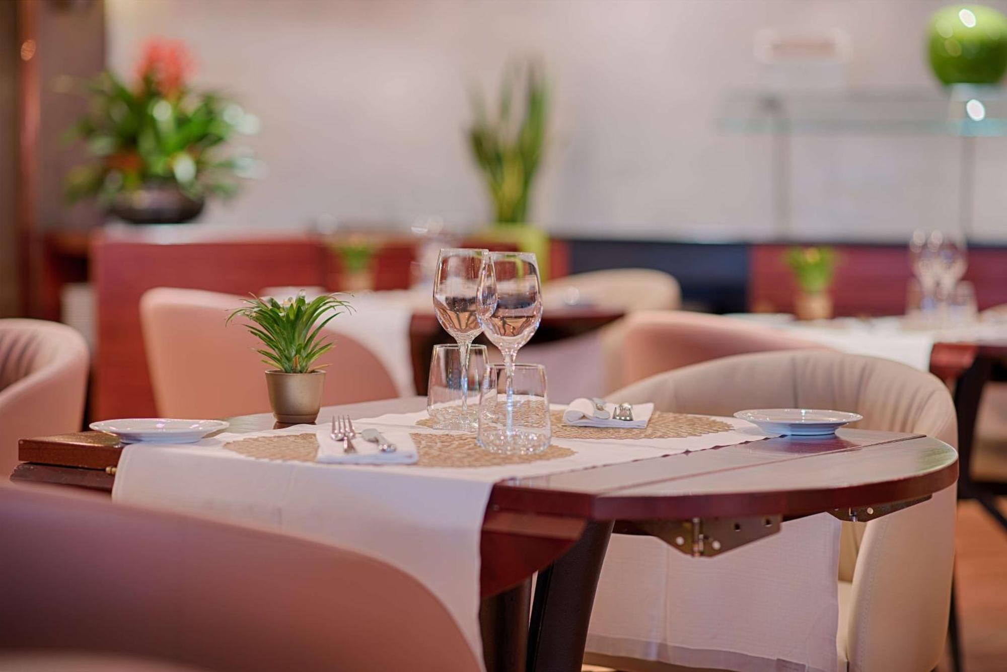 Nh Roma Villa Carpegna Экстерьер фото