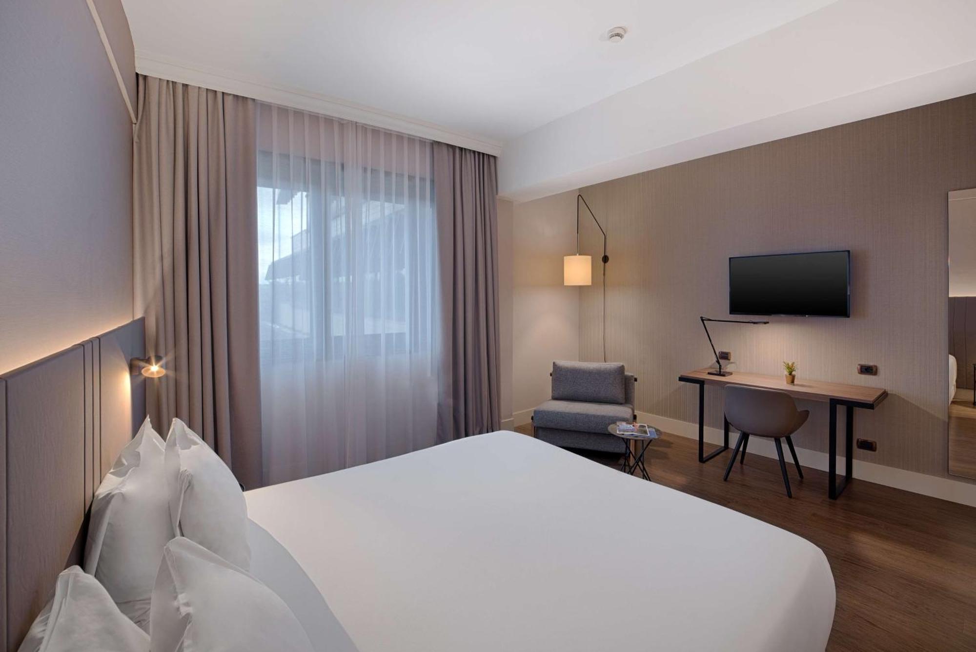 Nh Roma Villa Carpegna Экстерьер фото